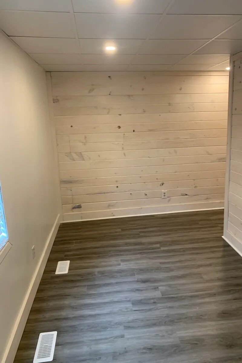 18 Metcalf St. Bathroom